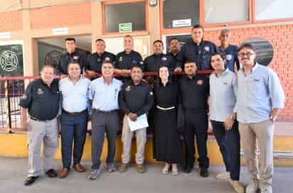 Nina venderá cupcakes en apoyo a los bomberos de Torreón durante agosto