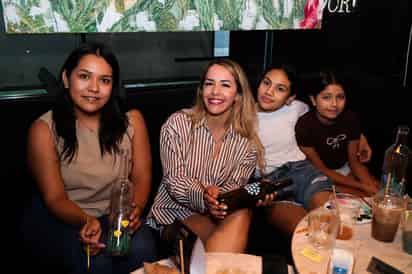 Prisma, Monserrat, Airam y Silvana.