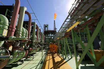 Fitch eleva calificación a Pemex tras apoyo de Gobierno mexicano, pero advierte fragilidad