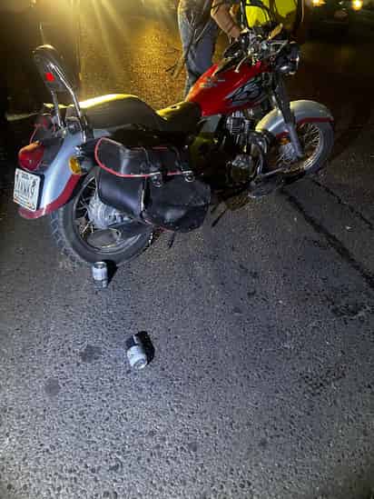 Tráiler impacta a un adulto mayor en motocicleta en Gómez Palacio