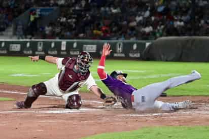 Nuevamente los errores del bullpen marcaron el rumbo del encuentro en casa. (Fotografía Enrique Terrazas)