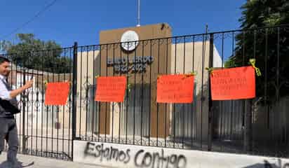 Colectiva toma instalaciones en Lerdo para exigir regreso de Simón Ángel