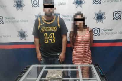 Cae pareja por posesión de narcóticos en calles de la colonia Santiago Ramírez de Torreón