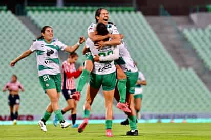 Extra, Extra... Ganan las Guerreras a Chivas en el Estadio Corona