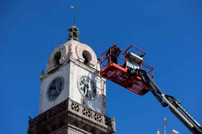 Dan mantenimiento a la Presidencia Municipal de Lerdo