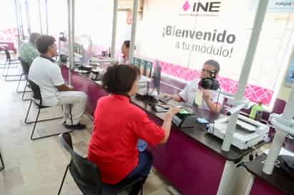 INE aprueba nuevo modelo de credencial para votar para 2026