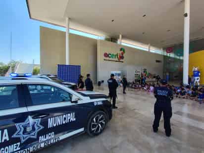 Policías de Gómez Palacio realizan actividades en el Museo del Acertijo dirigidas a niños