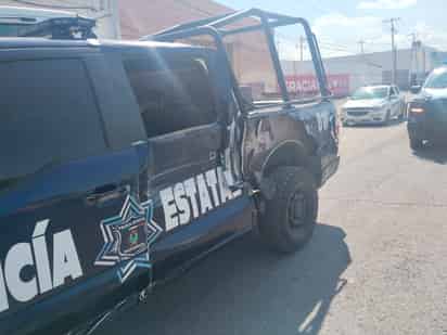 Camión impacta patrulla de la Policía Estatal en Gómez Palacio