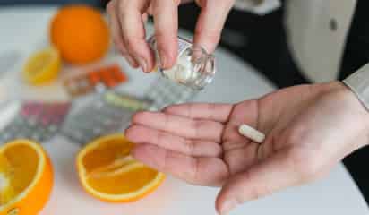 ¿Qué deberías de saber antes de tomar suplementos alimenticios? Esto lo dice un experto