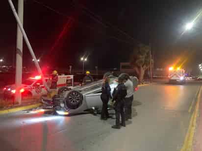 Vuelca ebrio conductor en Ramos Arizpe
