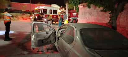Vehículo se incendia en Las Dalias; vecinos evitaron que el fuego se propagara