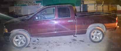 Aseguran camioneta robada en el Centro de Gómez Palacio