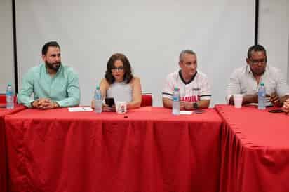 Los representantes del Patronato Administrador, se dijeron optimistas
por la buena afluencia de deportistas que asisten en verano. (Especial)