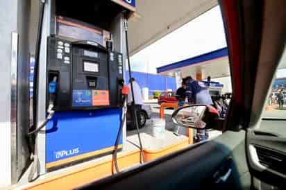 Pemex sufre inédita pérdida con tope a gasolinas