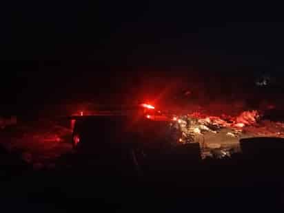 Se incendia vagón de tren cargado con papel en Lerdo
