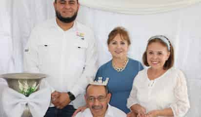 Coronan a representantes de la Casa Club del Adulto Mayor del DIF San Pedro