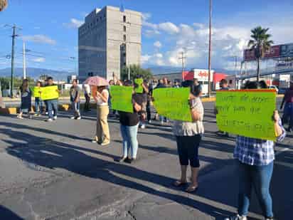 Exigen justicia por muerte tras intoxicación que afectó a 60 personas