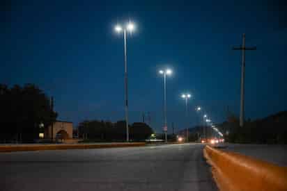 Se invirtieron 16 mdp para tener vialidades más iluminadas. (EL SIGLO DE TORREÓN)