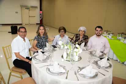 Carlos Rangel, Liliana Delgado, Socorro Orona, Mary García y Carlos Valdez.