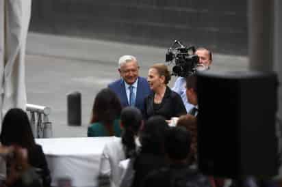 Gutiérrez Müller desmiente a ABC; está en México