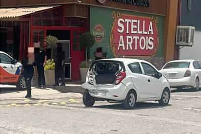 Choque múltiple en Gómez Palacio deja diversos daños materiales