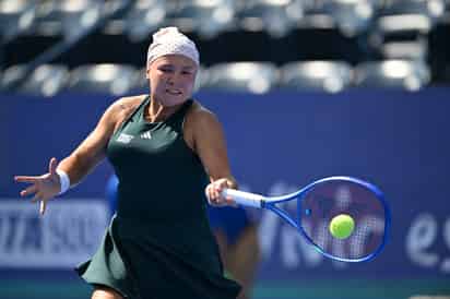 Varias complicaciones pasó en el primer set ante su paisana, una de las favoritas al título en el Abierto de la capital de Nuevo León.
