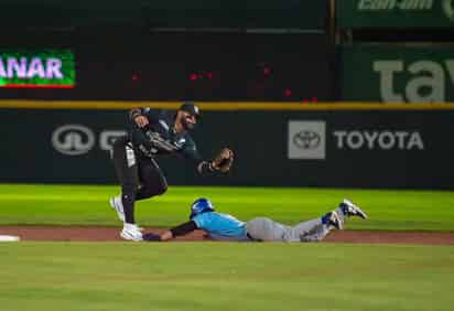 La velocidad en los senderos y el agresivo corrido de bases le rindieron buenos dividendos a los jalicienses, quienes siguen dando sorpresas en los playoffs de la Liga Mexicana de Beisbol.