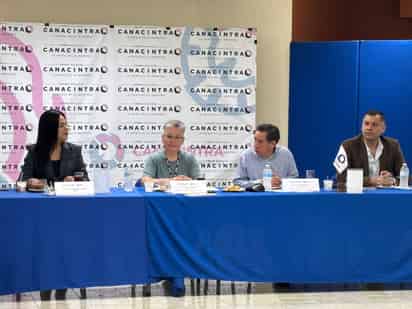 Industriales dialogan con autoridades fiscales en encuentro organizado por Canacintra Gómez Palacio