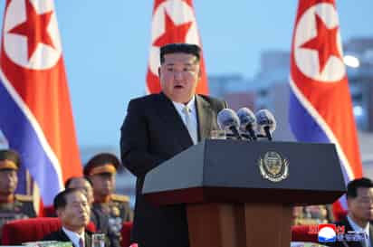 Kim Jong-un supervisa prueba de dos nuevos misiles antiaéreos