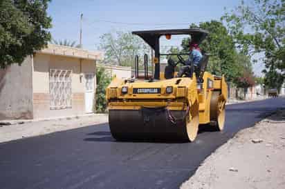 Durante los tres años de gobierno, se atendieron de manera prioritaria vialidades urbanas y caminos rurales.