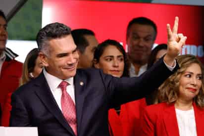 Militantes priistas se manifiestan en apoyo a 'Alito' Moreno