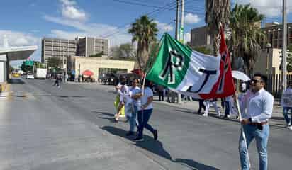 'Se están yendo nuestros médicos', personal del IMSS marcha en Torreón para restituir RJP