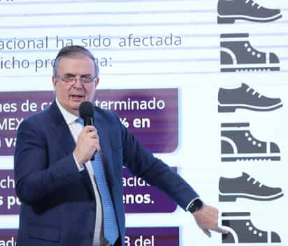 La suspensión en la importación de calzado terminado se da tras análisis de la industria en México. [Mario Guzmán - EFE]