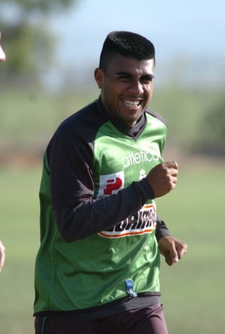 En su natal Córdoba, Argentina, contrajo anoche matrimonio Daniel “Hachita’’ Ludueña, jugador del Santos Laguna, con la señorita Romina Rodríguez. (Archivo)