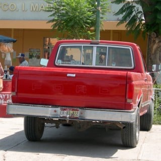 Decomisarán autos con placas vencidas