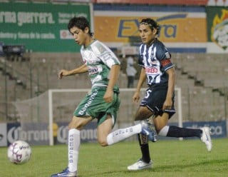 Los Dorados de Sinaloa, actual líder invicto del Grupo I de Primera División A,  jugará hoy contra el equipo filial del Santos Laguna a las 19:00 horas en el Estadio Corona, al término del juego de los Guerreros contra Pachuca. (Archivo)