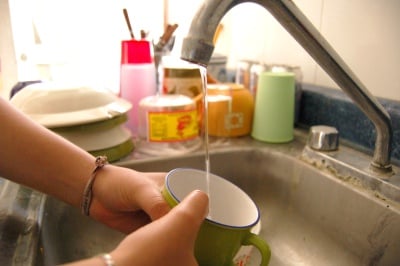 La presencia de arsénico en el agua potable de esta ciudad es tan sólo un síntoma de un problema grave como es el abatimiento del acuífero en esta región del estado.
