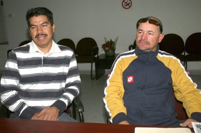 Guillermo “Curita’’ Gómez (derecha) desarrollará un interesante proyecto deportivo, consistente en clínicas de futbol, academia de porteros y torneos de diferentes categorías. (Fotografía de Jaime de Lara)