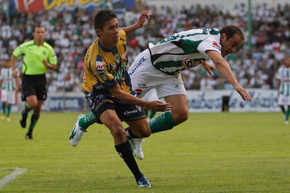 Cuauhtémoc Blanco promete a la directiva del Veracruz regresar a jugar para finales de 2009 con los Tiburones Rojos y buscar ascender al equipo jarocho. (Jam Media)