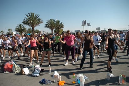 El segundo Maratón de Baile Femenil 2009 del Club San Isidro podría completar la cuota de mil participantes para el domingo próximo, en lo que sería un gran acontecimiento para esta disciplina, el cual vivirá una gran jornada rítmica.