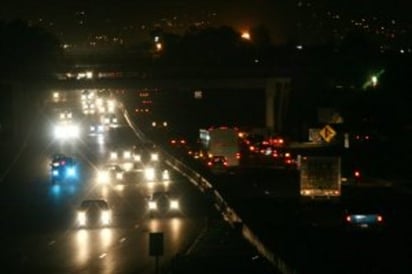 Circulación abierta.   Un tramo de la carretera estuvo 10 días bajo aguas negras. 