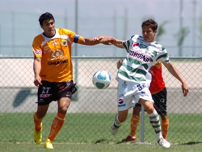 Los selectivos Sub 17 y Sub 20 de Santos Laguna vencieron ayer a sus similares de Jaguares de Chiapas por 2-0 y 3-2. (Cortesía Club Santos Laguna)