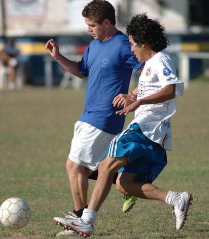 Hoy lunes se jugarán las semifinales de la temporada 2009-2010 de la Liga Interpreparatorias de Futbol Soccer. Buscan meterse a la final del Interpreparatorias