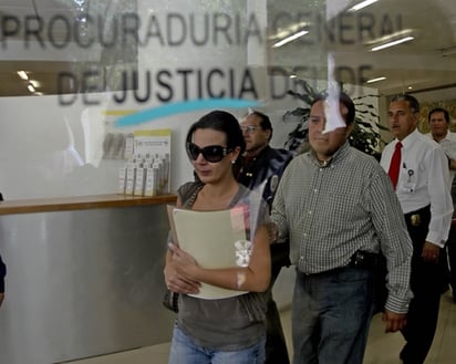 Proceso. Lizette Farah, madre de la niña Paulette, acudió a la Procuraduría de Justicia capitalina a presentar una denuncia de hechos.