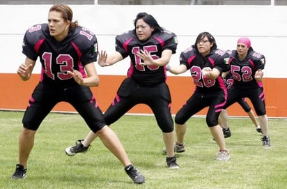 Se llevó a cabo ayer la presentación de la selección de futbol americano femenil que disputará el próximo fin de semana el juego de vuelta del primer Tazón de Futbol Americano Femenil equipado. Ayer presentaron a la selección de futbol americano femenil de la FXF