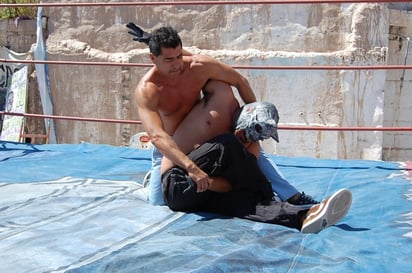 Deporte. En este cuadrilátero al aire libre se entrenan los futuros luchadores y algunos podrían alcanzar la fama nacional e internacional.