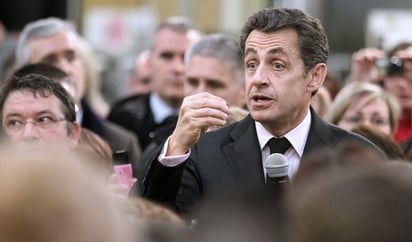 Sarkozy finalmente mantuvo las celebraciones, pero aseguró que estarán dedicadas a su compatriota detenida en México. (EFE)