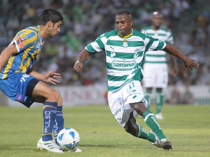 Santos Laguna se apresta para jugar su temporada número 39 en Primera División Nacional, por lo que la directiva debe hacer un análisis a conciencia del plantel que requiere para enfrentar el Torneo Apertura 2011. (Archivo)