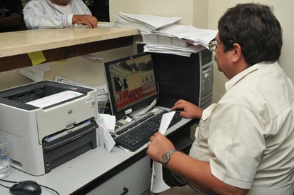 Dinero. Les darán la prestación a los trabajadores en general.