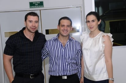 Carlos Márquez, Iván Ramos y Lucía. 